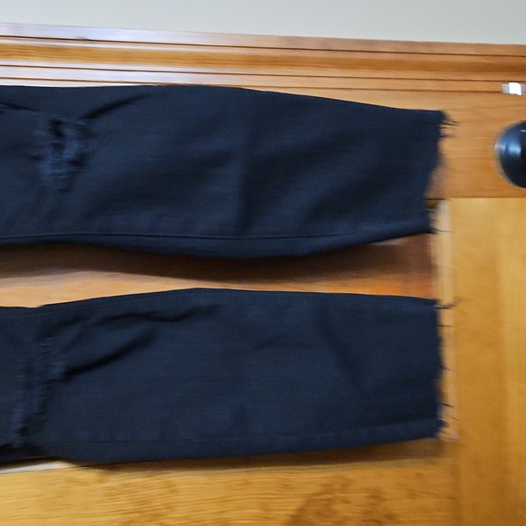 MOTHER Looker Ankle Fray Distressed Low-Rise Black Jeans - Picture 5 of 14